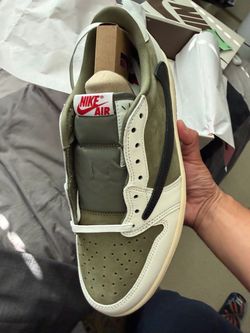 Travis Scott Jordan 1 medium olive size 9.5