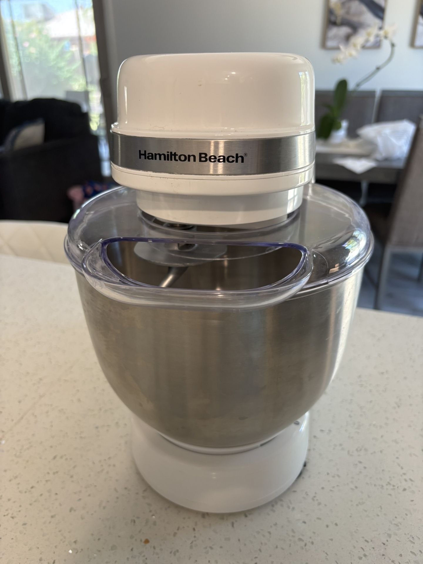 Stand Mixer “Hamilton Beach” white.