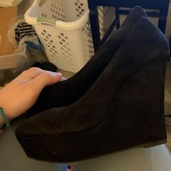 Black Wedges