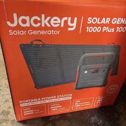 2000W Output/4000W Peak Solar Generator 1000 Plus Expandable Push Button Start Battery LiFePO4 100W Solar Panels