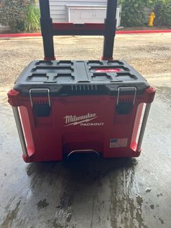 Milwaukee pack out toolbox