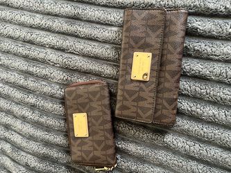Michael kors wallet