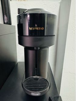 De'Longhi Nespresso Vertuo Next Coffee & Espresso Maker (Matte Black) + Reusable Capsule Kit (20 Seals)