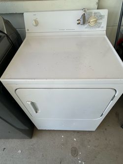 GE Heavy Duty Large Capacity Dryer. Only works on DRY MORE