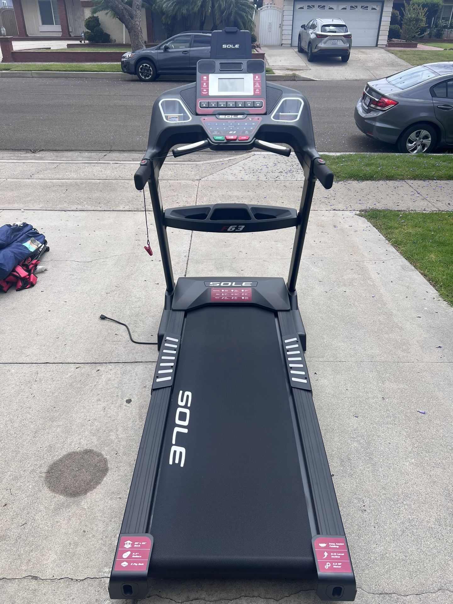 SOLE F63 Running Treadmill