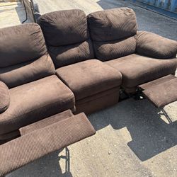 Brown Reclining Couch – Great Condition – Free Same-Day Delivery (Milwaukee)