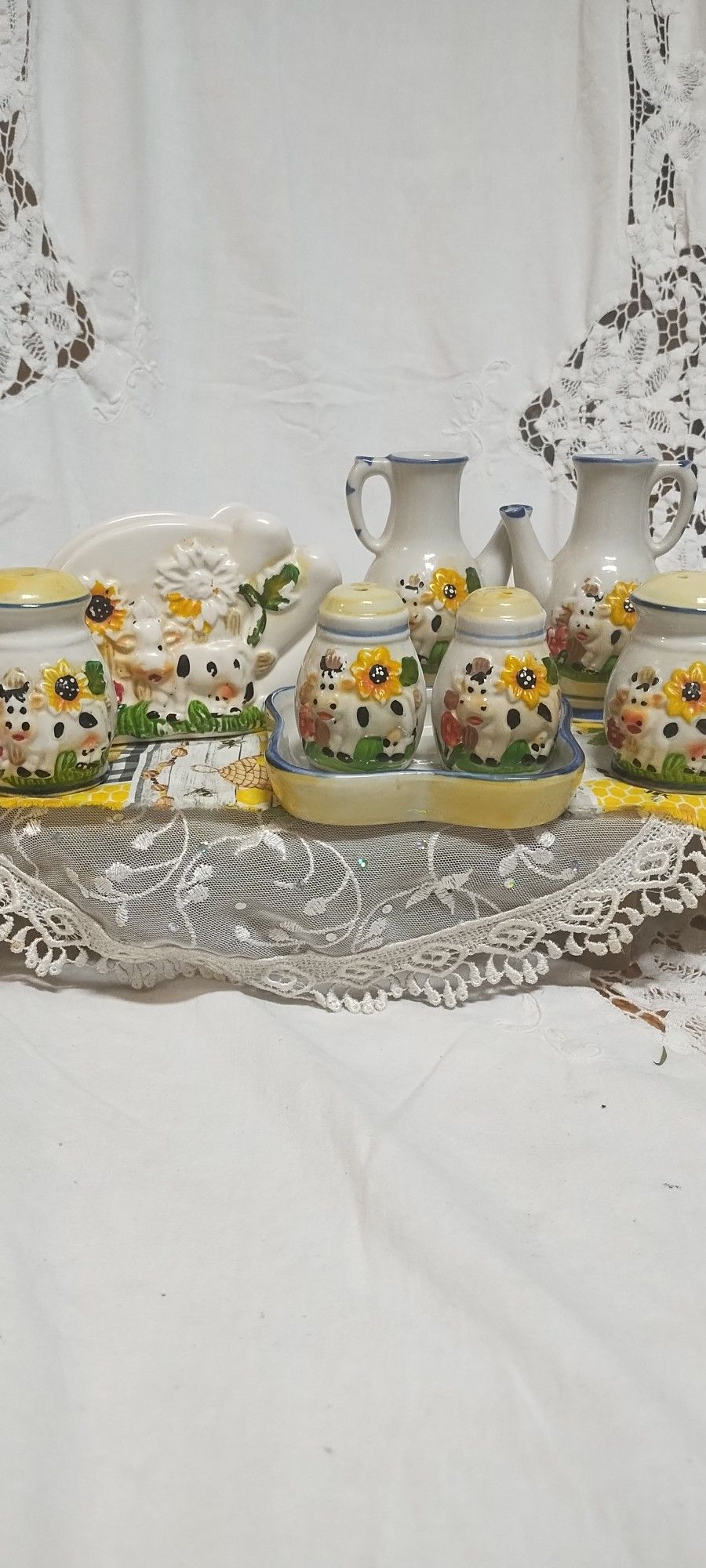 Vintage Ceramic Salt - Pepper Set