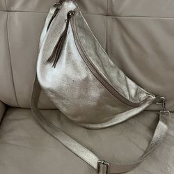 SLING BAG, GOLD LARGE, Lather, some scuffs, see photo