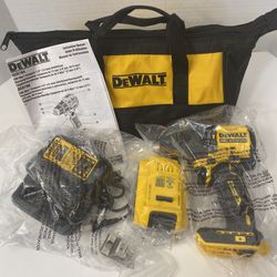 New DeWalt 20V Max Atomic Brushless 1/2” Hammer Drill / Driver w/ 2 Ah Battery, Charger & Carry Bag