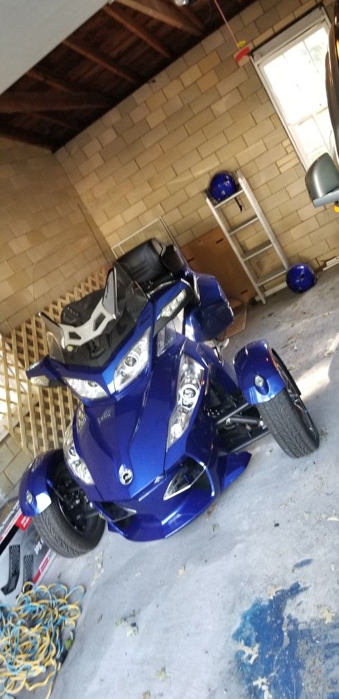 2012 Can Am Spyder RTS