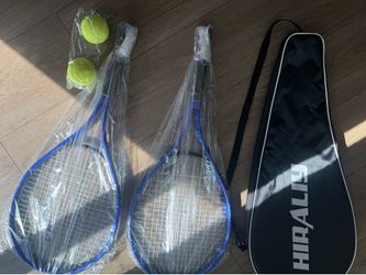 Tennis racket x2, balls, case