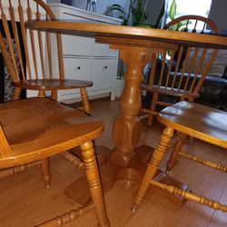 4 RICHARDSON BROTHERS CHAIRS, 1 TABLE 