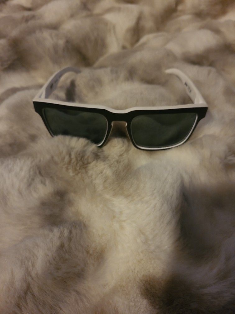 Spy " HELM" Sunnys