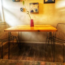 Reclaimed Raw Honey wood Dining Table/Desk w/ Retro Vintage Mid-century-style Metal Chairs