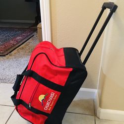 Chukchansi (CA) Casino Resort Red/Black Rolling Duffle Bag 19-Inch Like New!