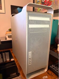 Apple Mac Pro (2008) + Apple 23” cinema HD display