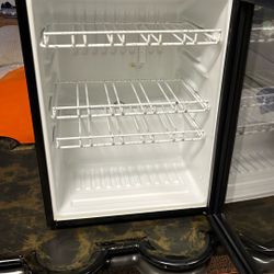 Vinotemp Mini Fridge 