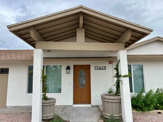 Newly remodeled 4 bedroom, 2 bathroom house with huge backyard!