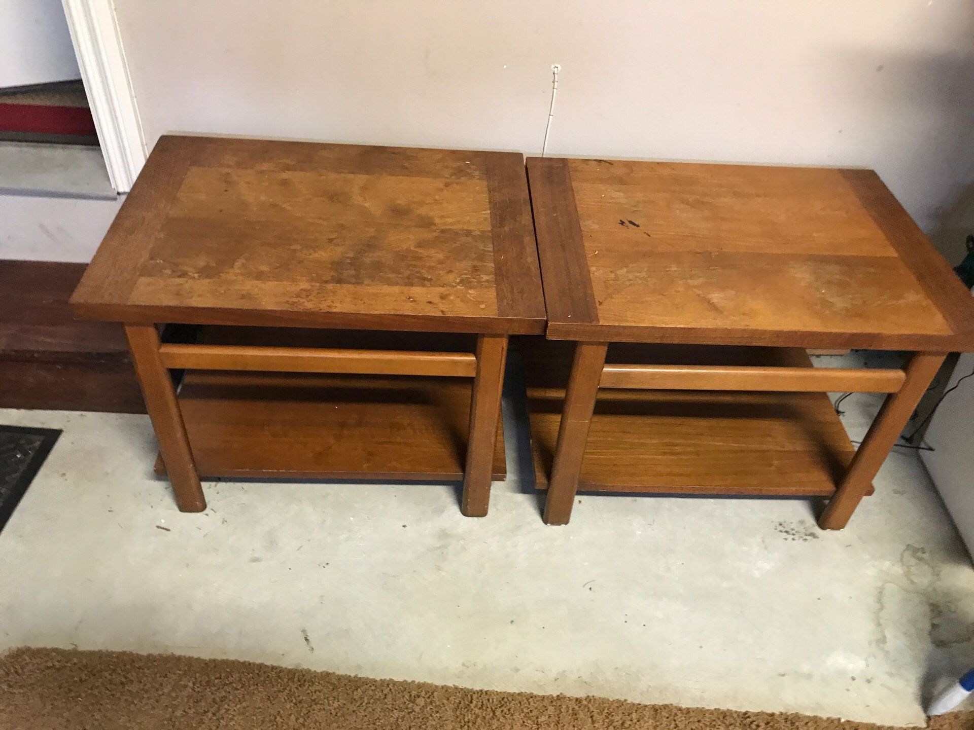 Free end tables (Pending Pickup)