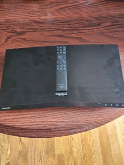 Samsung ultra HD 4K playing with 12 movies and hdmi cord