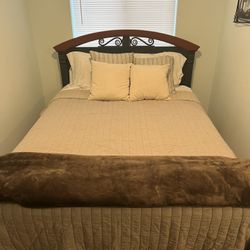 Bed set with Headboard Night Stands and Mirror