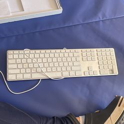 Apple Keyboard 