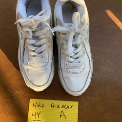 Nike Sneakers Size 4 Tenis de Mujer