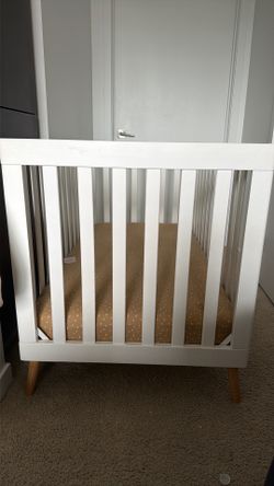Crib for sale// in great condition