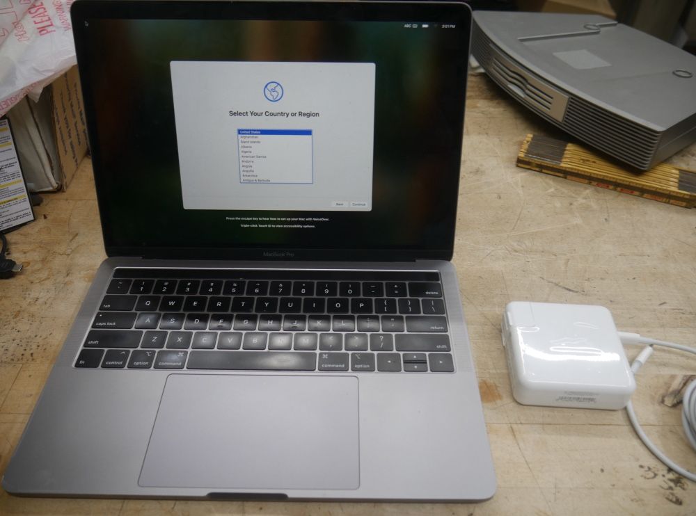 APPLE LAPTOP A1(contact info removed) 16GB RAM 512 GB 2.4 GHZ 886544-1