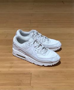 Nike Air Max 90 shoes