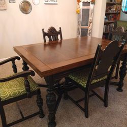 Dinning Table +4 Matching Chairs 