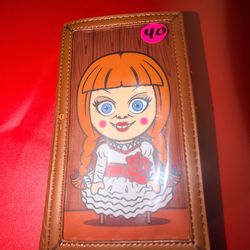 Annabelle lounge flight wallet