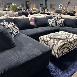 Blue sectional w/ottoman! $1999 💙📦✨