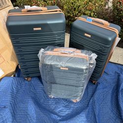 Dark Green 3 Piece Luggage Set