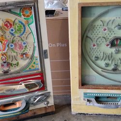 Selling These 2 Vintage Plinko Things 