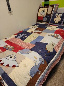 Pottery Barn Kids Twin Reversible Quilt/2 Pillows