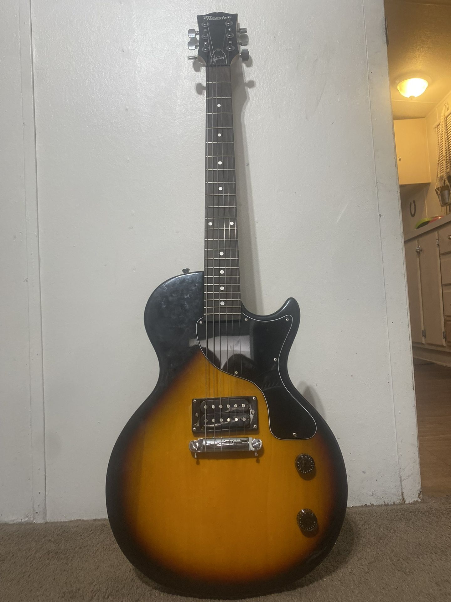 Maestro Guitar