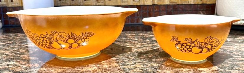 Pyrex Cinderella Nesting Mixing Bowls.“Ombré-Old Orchard” #441,442,443 & 444-Vintage 1970s. Set of 4