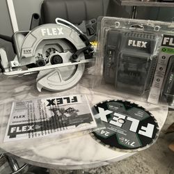 FLEX 7 1/4in 24V Circular Saw Kit w/ Battery and Charger