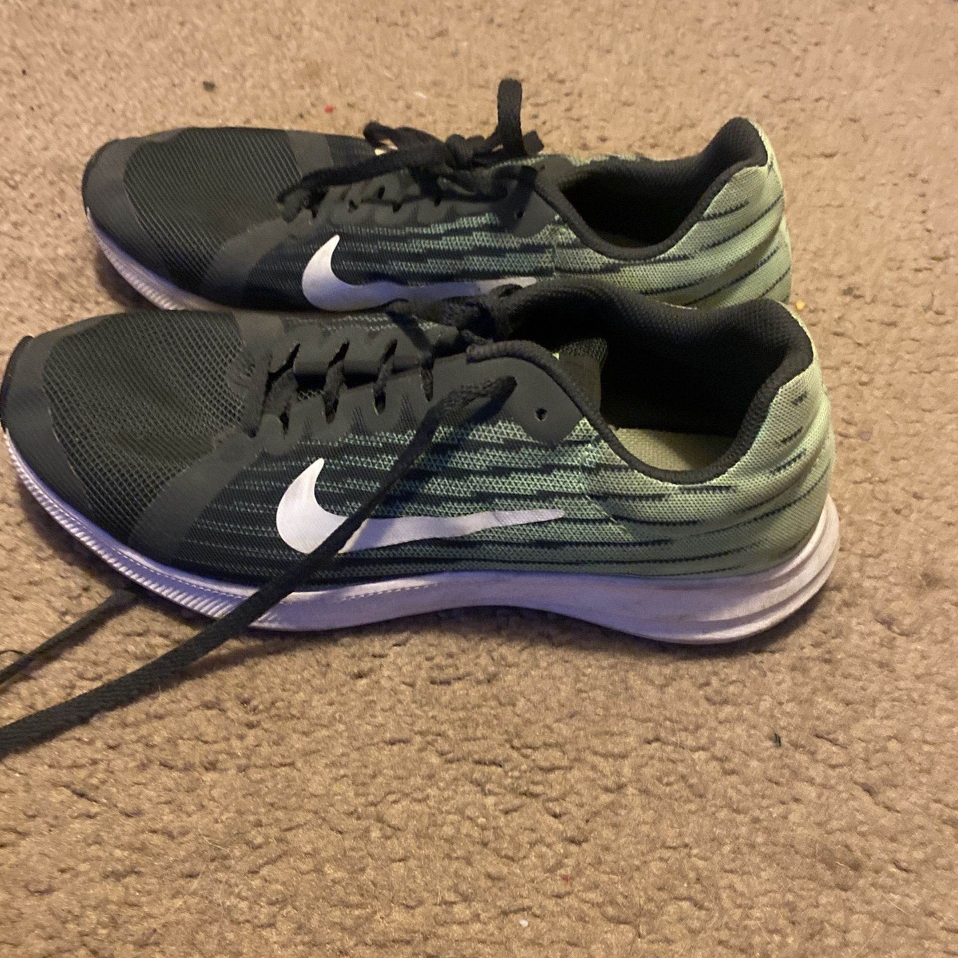 Nike Running Shoes Size 6.5 Youth