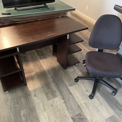 Desk and office chair 