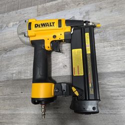 DEWALT 18GA FINISH NAILER PERFECT CONDITION