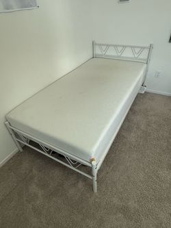 Twin mattress and bedframe