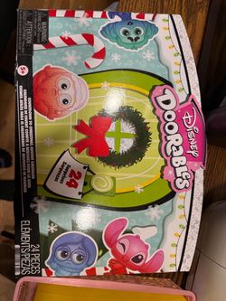 Disney doorables Christmas. New in box