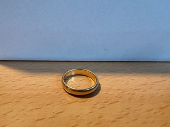 14k wedding band sz8 4.7 grams
