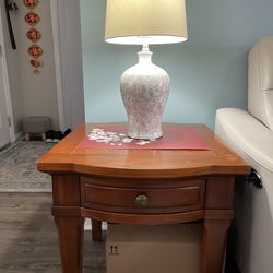 Coffee Table With 2 Side Tables And Lamps