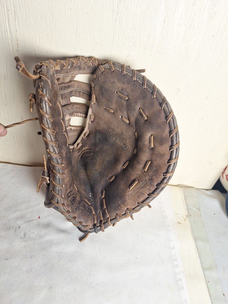 First Baseman’s Glove,  Rawlings PRO PREFERRED,  12"