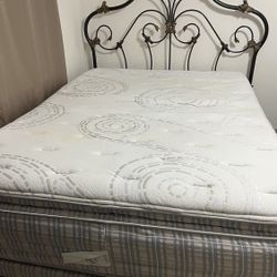 Queen Mattress And Box Spring 