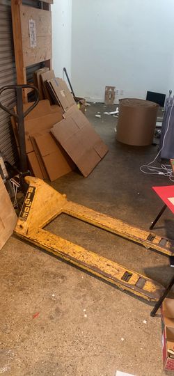 Pallet jack