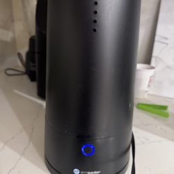 GermGuardian Tabletop Air Purifier & Sanitizer for Pets, Cooking, Laundry, Diapers, Room, Air Freshener for Small Rooms, Black, GG3000BCA